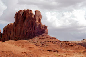 monument valley<br>NIKON D200, 50 mm, 100 ISO,  1/320 sec,  f : 8 , Distance :  m